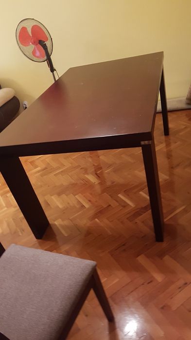 Маса и диван в отлично състояние