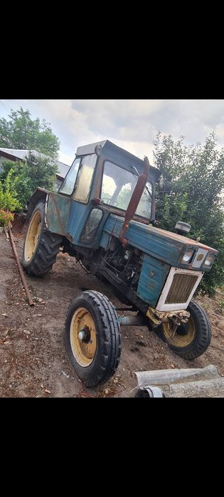 Tractor Universal 650
