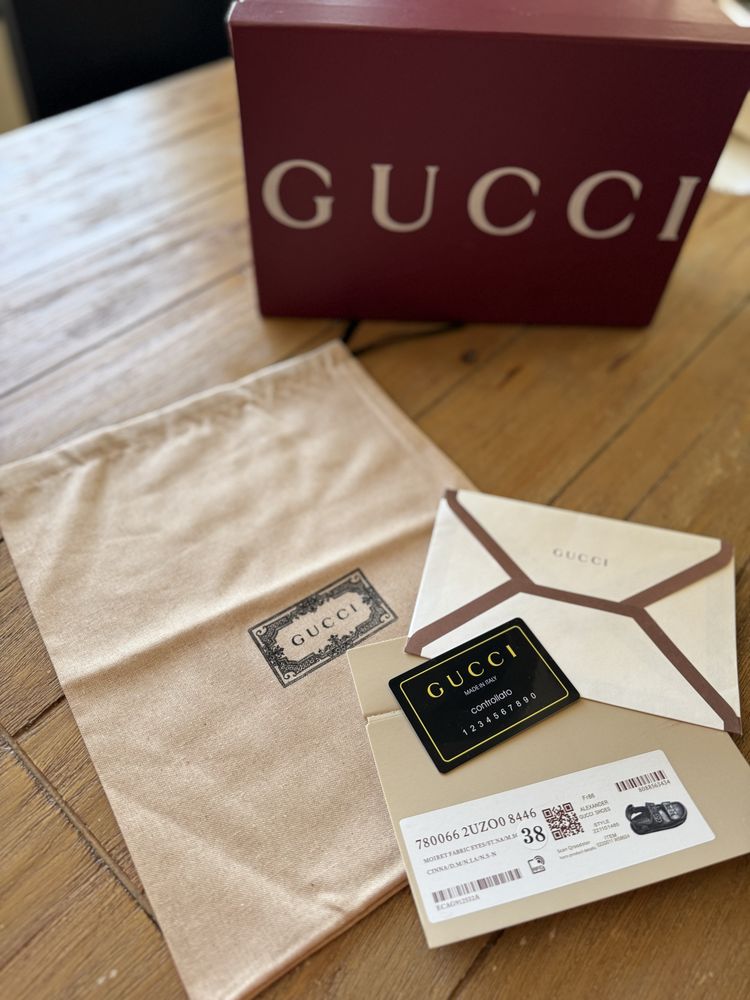 Gucci ест.кожа сандали 199лв пълен комплект