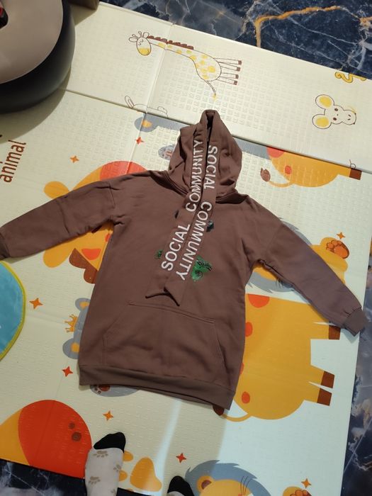 Продам куртки,парку ,кофту куртки по 5 тыс кофта 3 тыс. Весенняя даром