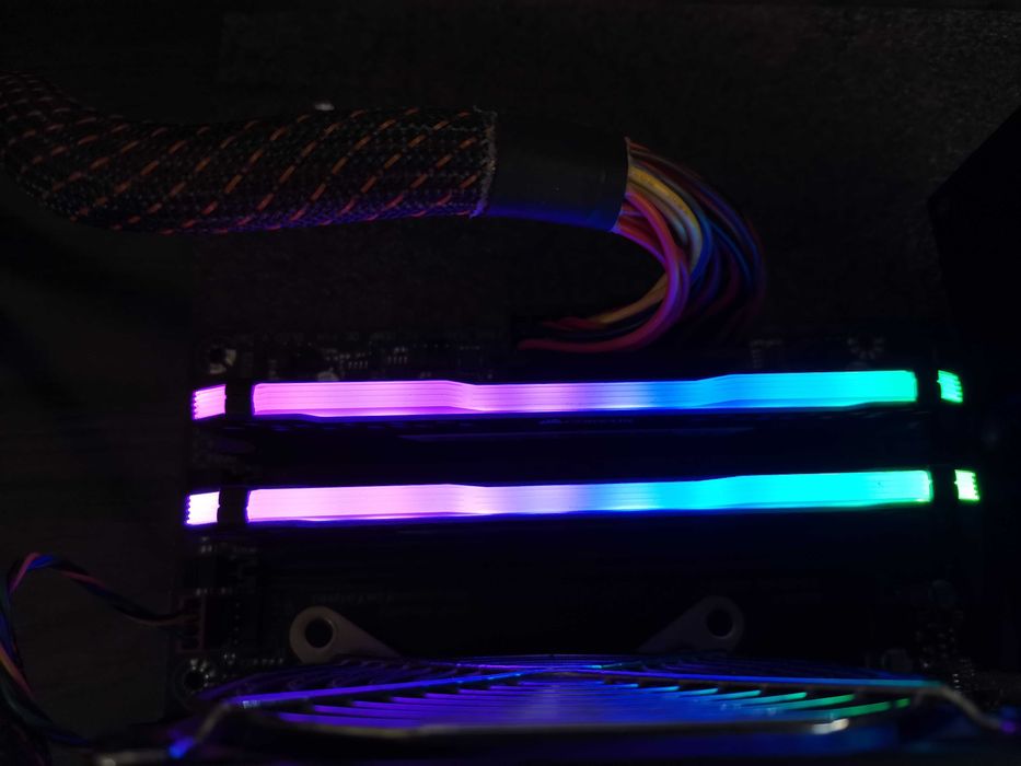 Memorie Ram Corsair VENGEANCE RGB Pro 32GB (2x16) DDR4 2933MHz.