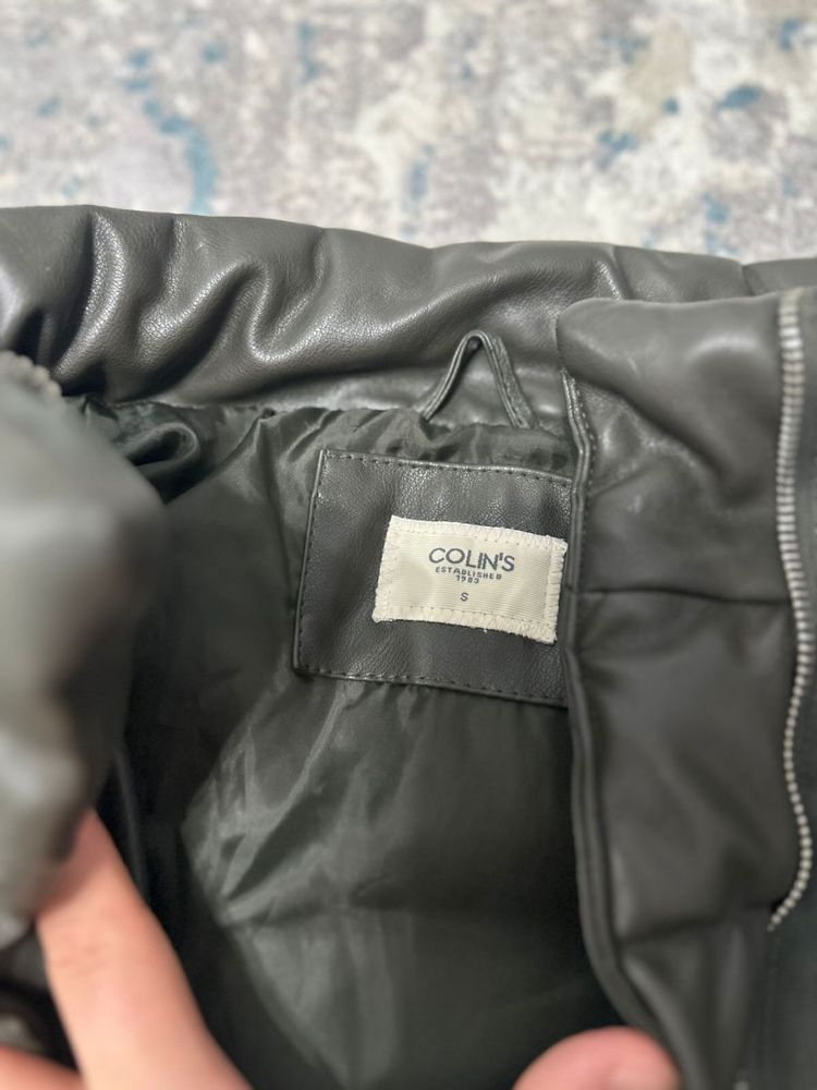 Продам куртку в отличном состоянии.