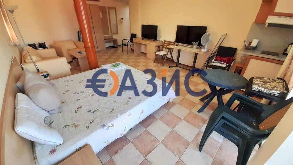 Студио с изглед към морето в комплекс Кая на първа линия в Слънчев