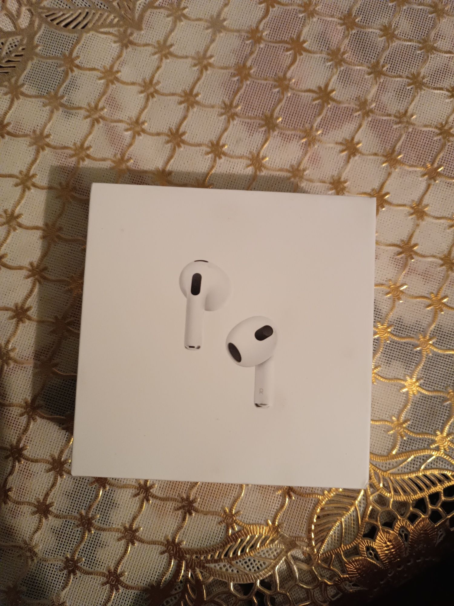 Vând airpods uri generația 2 și generația 3