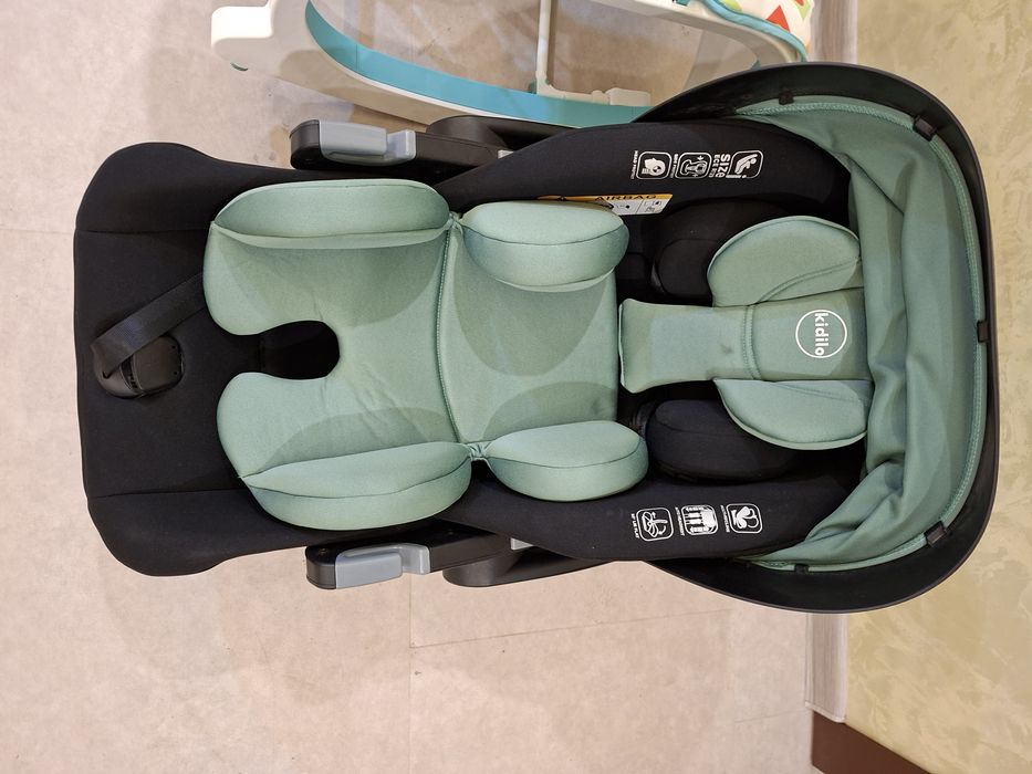 Детское кресло  на авто