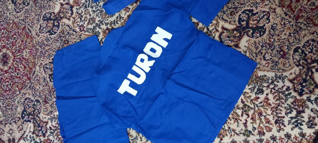 Одежда для спорта Турон на 4-6 лет