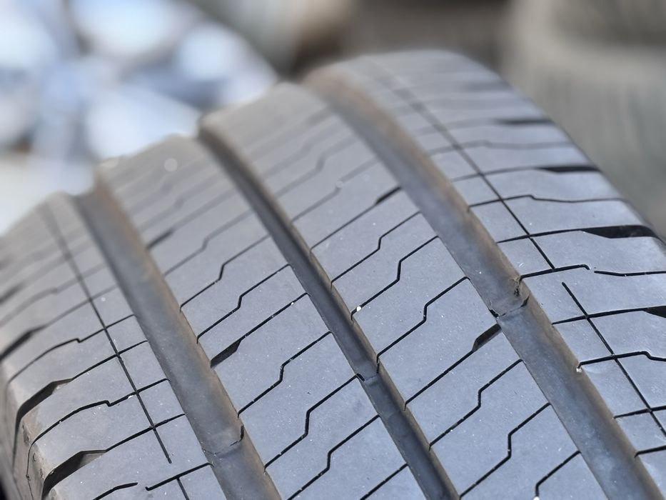 235/65/R16C Continental VanContact Eco 4бр летни бус dot4022