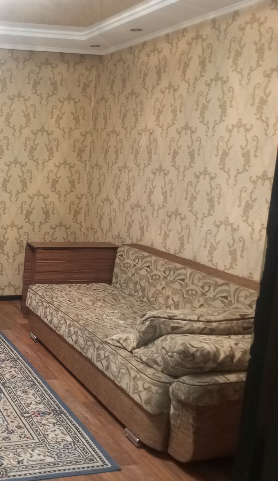 Отдам бесплатно диван в нормальном состоянии