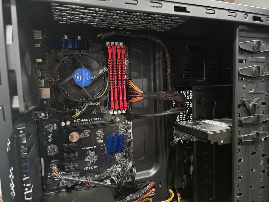 Компютърна конфигурация i5 4590/ 32GB RAM / 512GB SSD + 1TB HDD