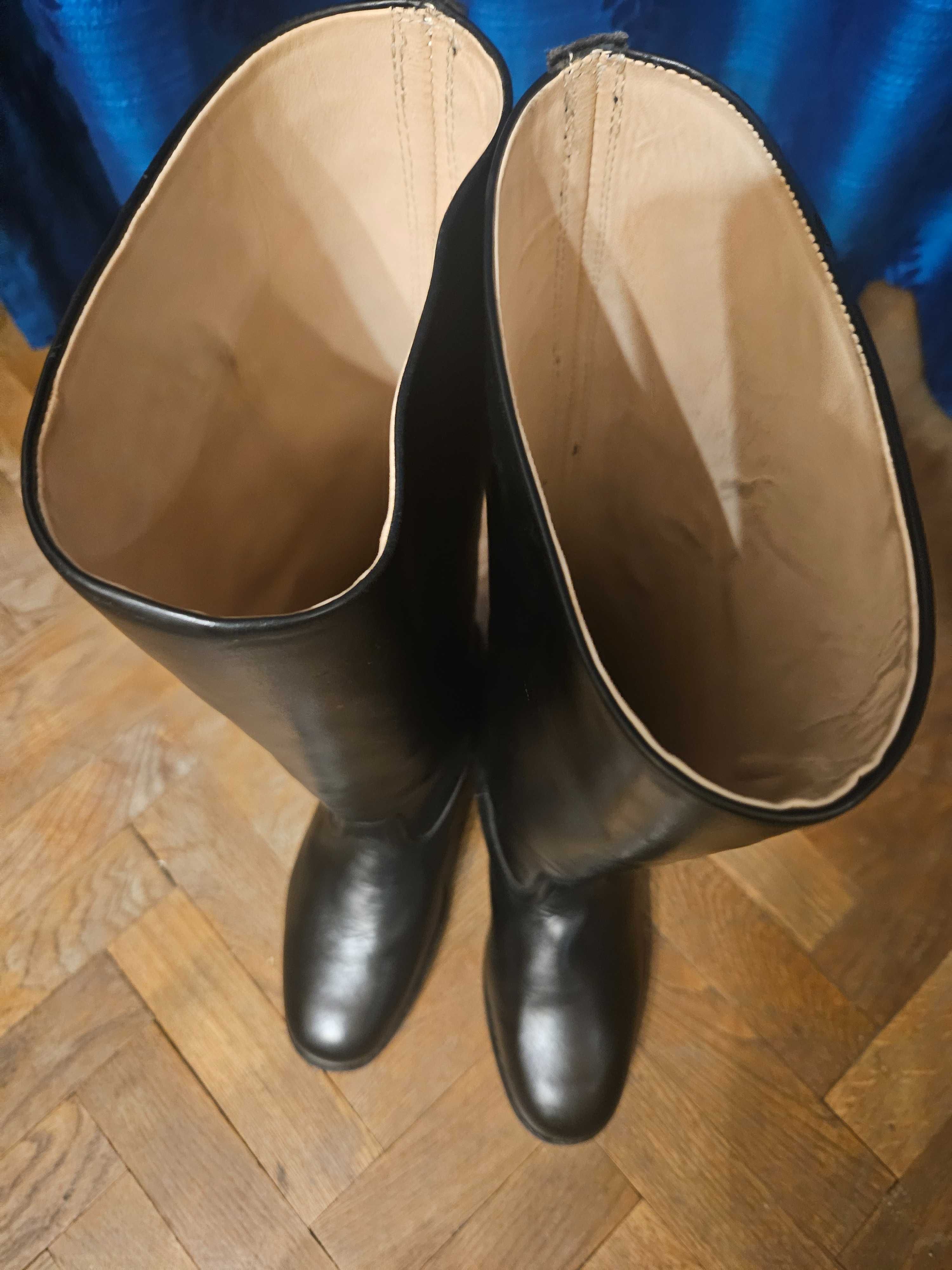Cizme costum popular