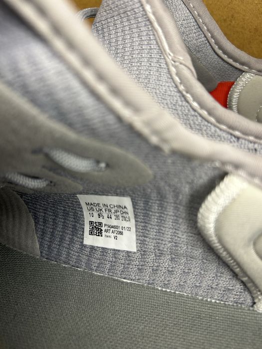 Adidași Adidas Yeezy Boost 350 – mărimea 44