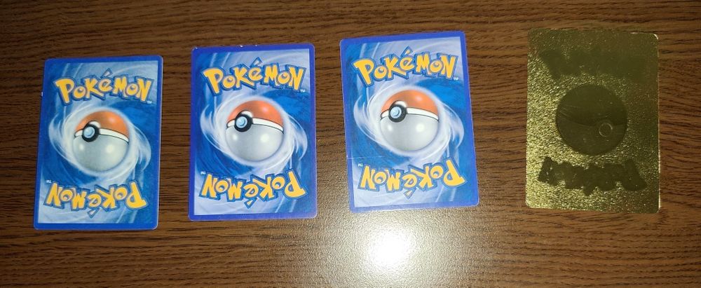 Продавам тези Pokémon карти