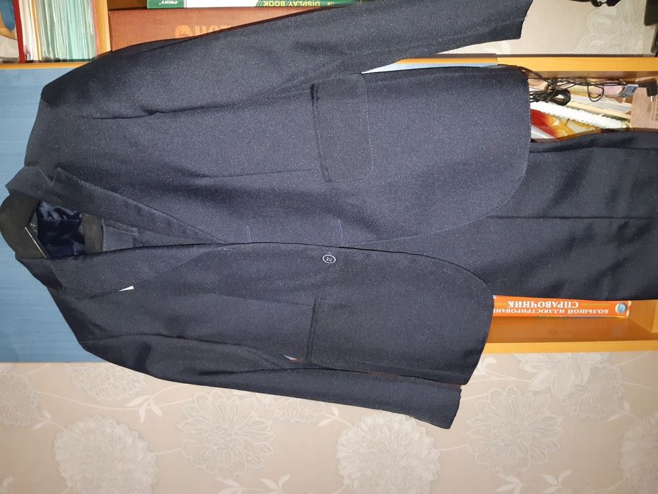 Костюм школьный на 6-7лет