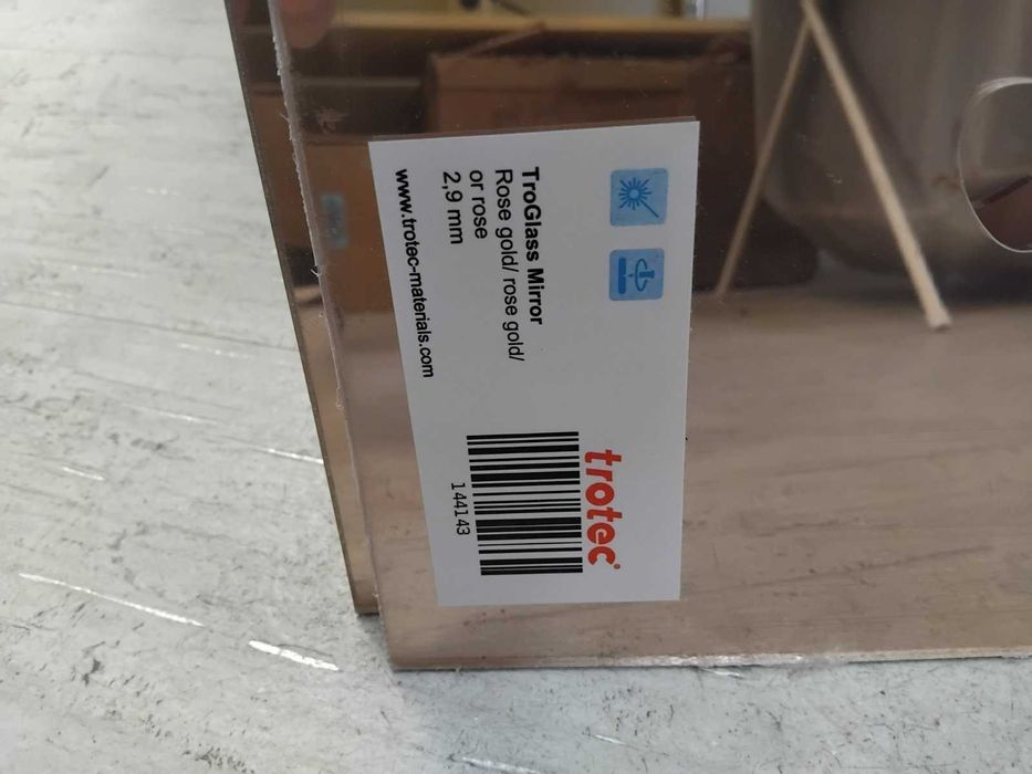 Акрилни плоскости за лазерно рязане - 3 mm РАЗПРОДАЖБА