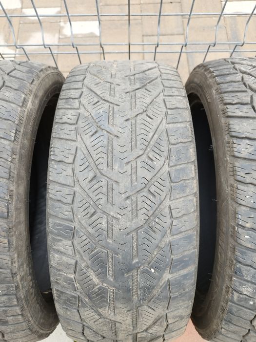 Vând 4 cauciucuri de iarnă SEBRING SNOW 215/45 R17