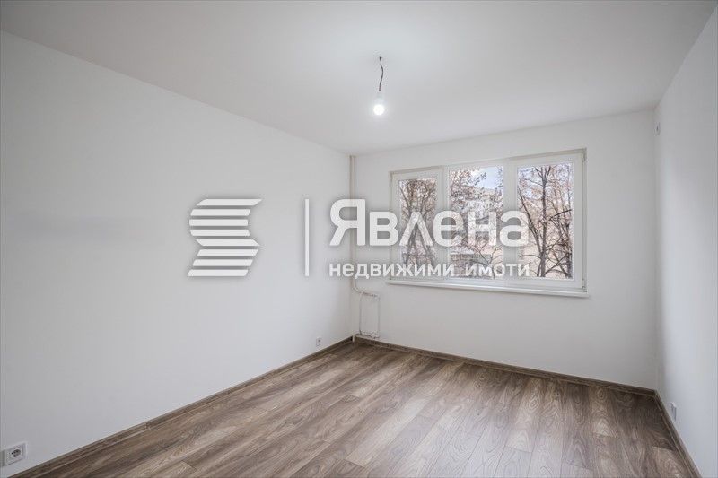 Продава 3-стаен апартамент