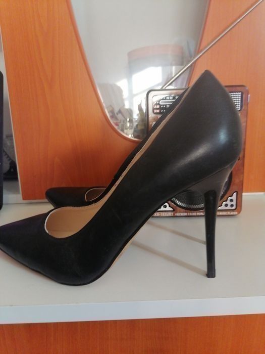 Pantofi damă noi (4 perechi)) - (mărimea 41)-  250 lei