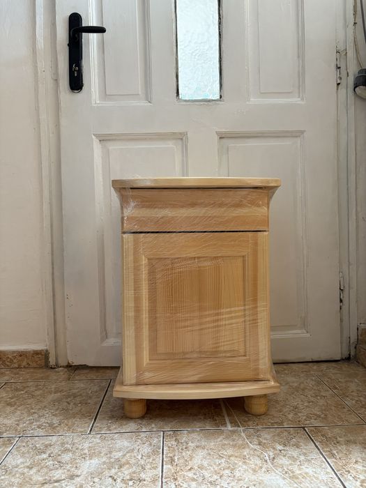 Нощтно шкафче от естествено дърво  (2бр.)