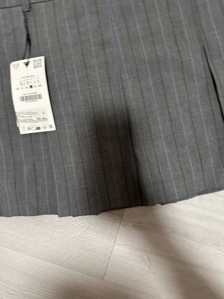 Zara плисирана пола сива