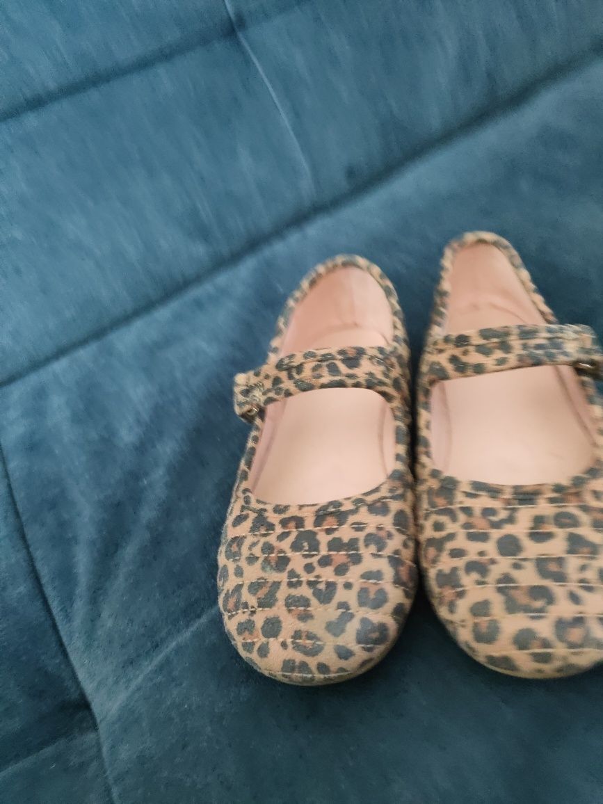 Pantofi fetiță hm animal print 29 stare buna