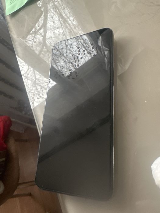Продам телефон Redmi 8 на запчасти
