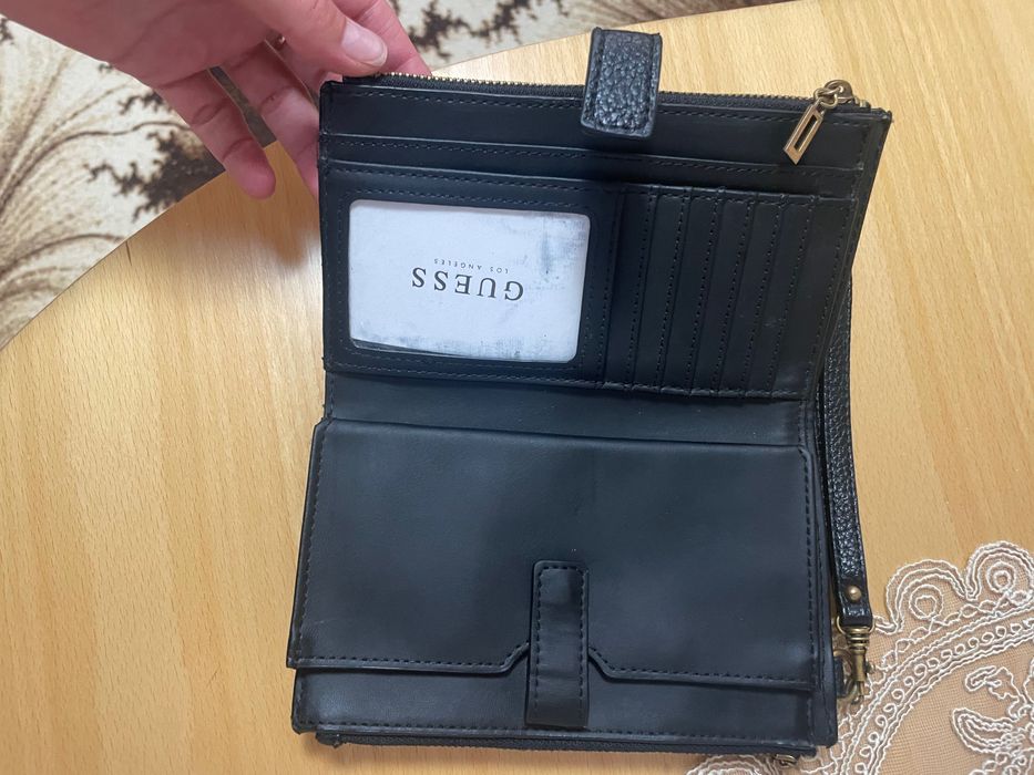Guess оригинално портмоне