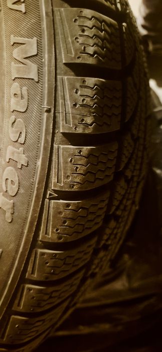 205/50/17 - 2 броя зимни гуми Petlas