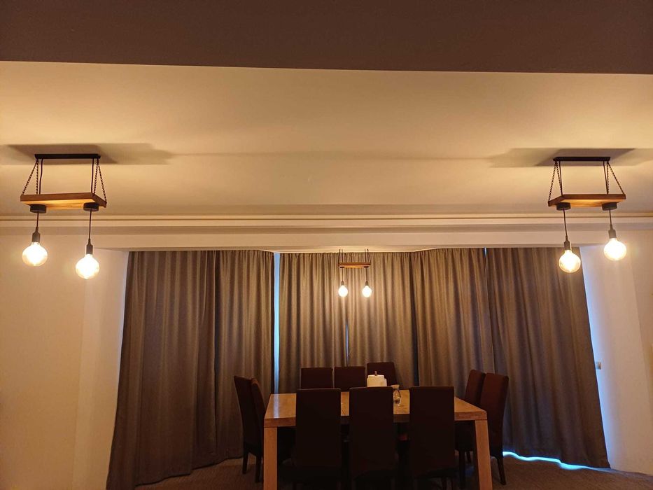 masute, candelabre, lumini de camera, etc, facute din lemn de nuc.