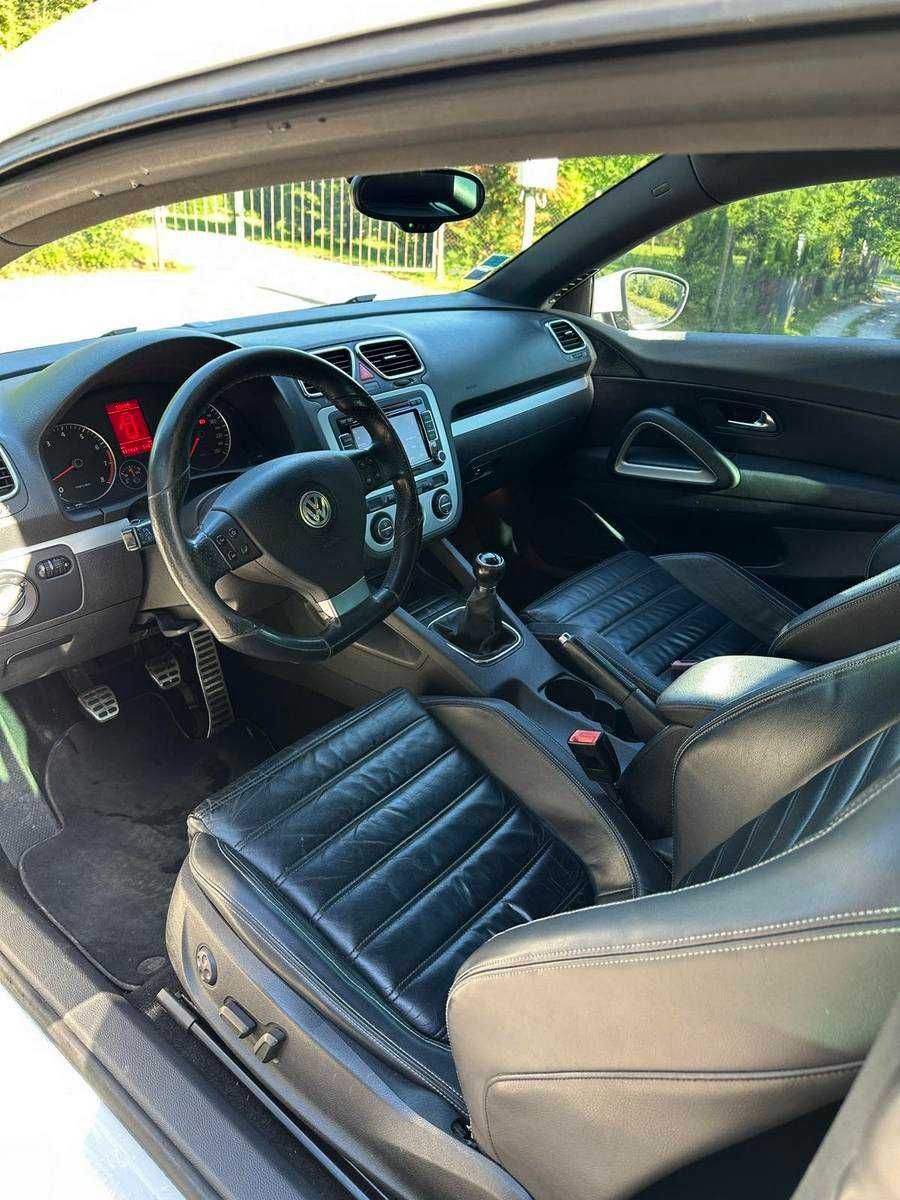 Volkswagen Scirocco 2.0TSI - 200к.с.