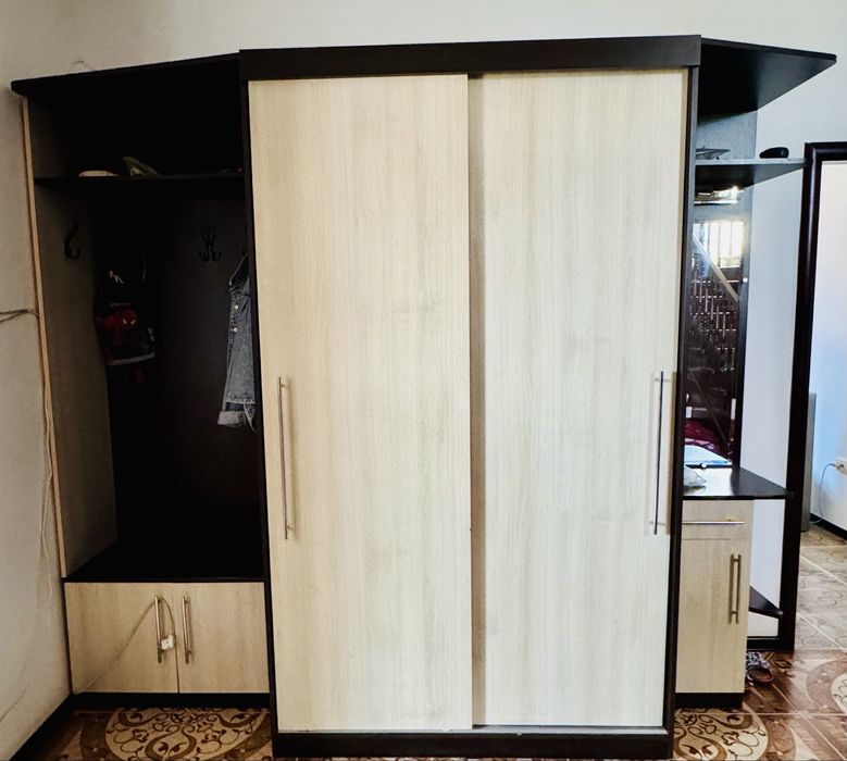 Срочно продам Шкаф-купе