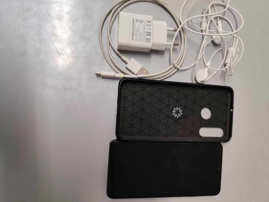 Telefon mobil marca Huawei P30 Lite