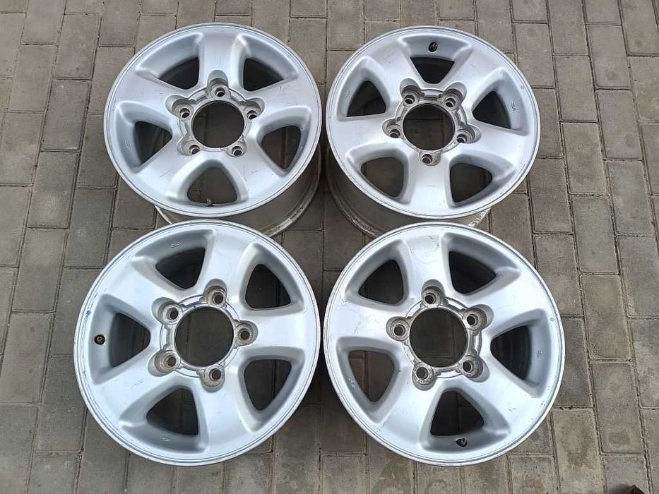Продам оригинальные легкосплавные диски R16 на Toyota Land Cruiser VX