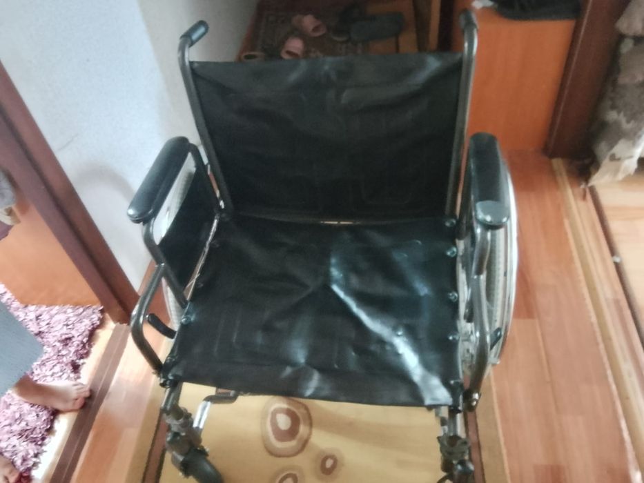 Продам инвалидные коляску