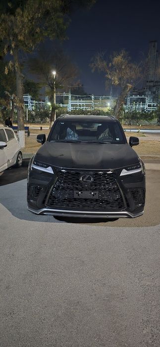 Lexus LX 700 F-Sport