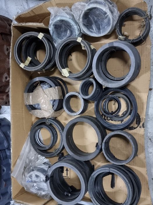 Mansete cilindrii hidraulici vola L33 si fadroma L2