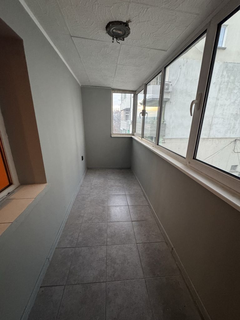 Продава се Четиристаен апартамент в Плевен, Широк център - 106 кв.м за 897 €/кв.м - Снимка #4