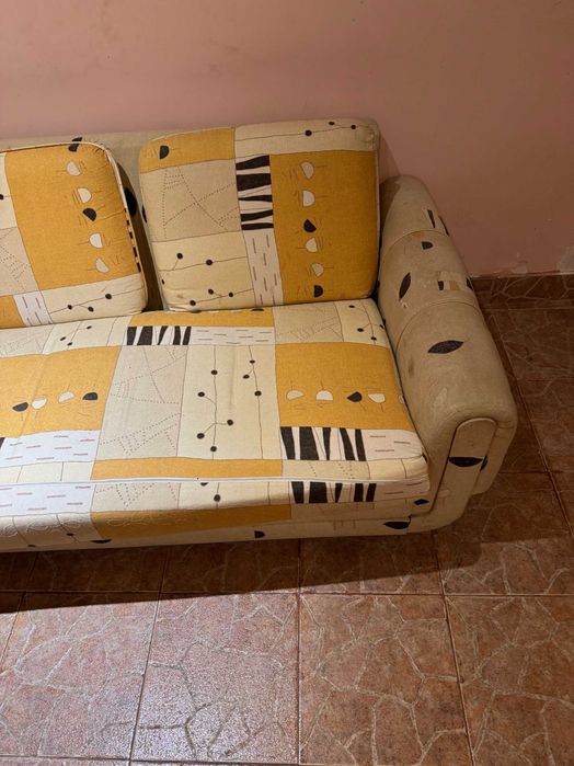 Диван тройка 200см и две табуретки