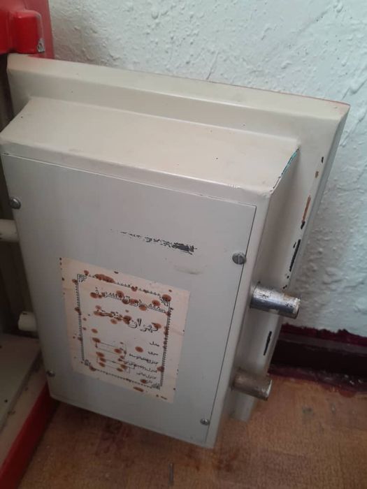 Продаётся сейф б.у.