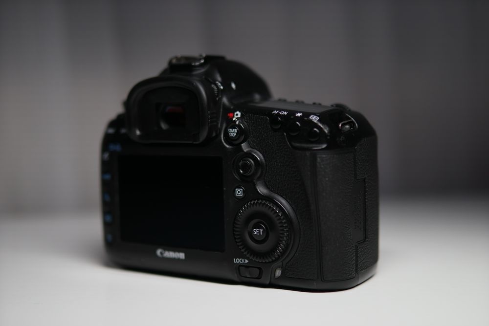 DSLR profesional full frame Canon 5d mark iii