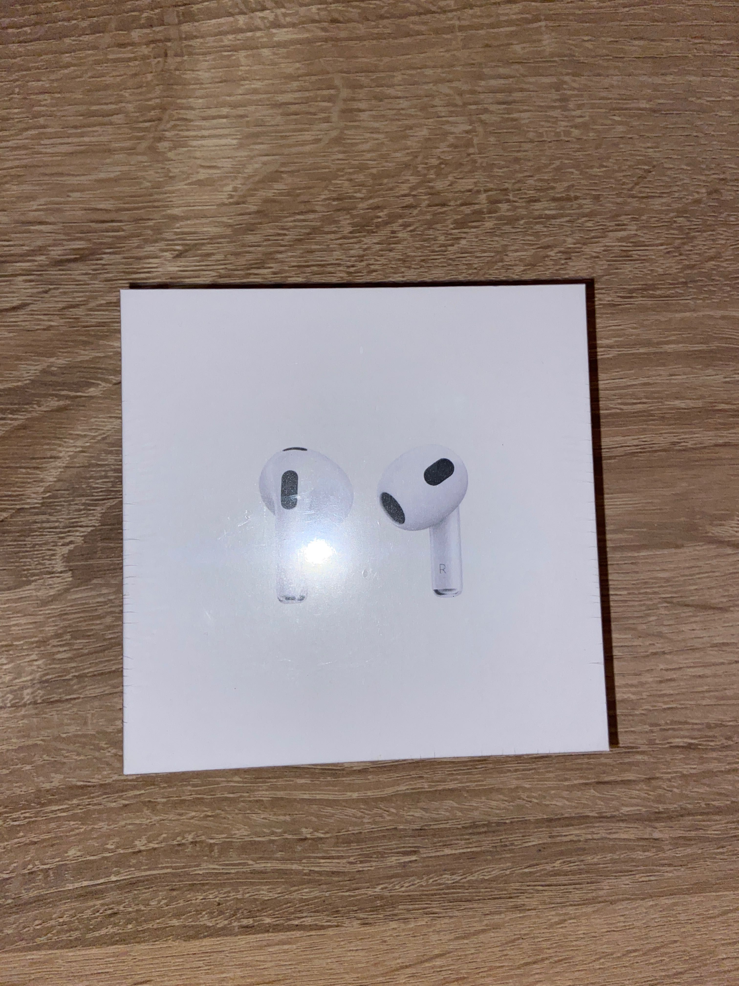 Слушалки AirPods