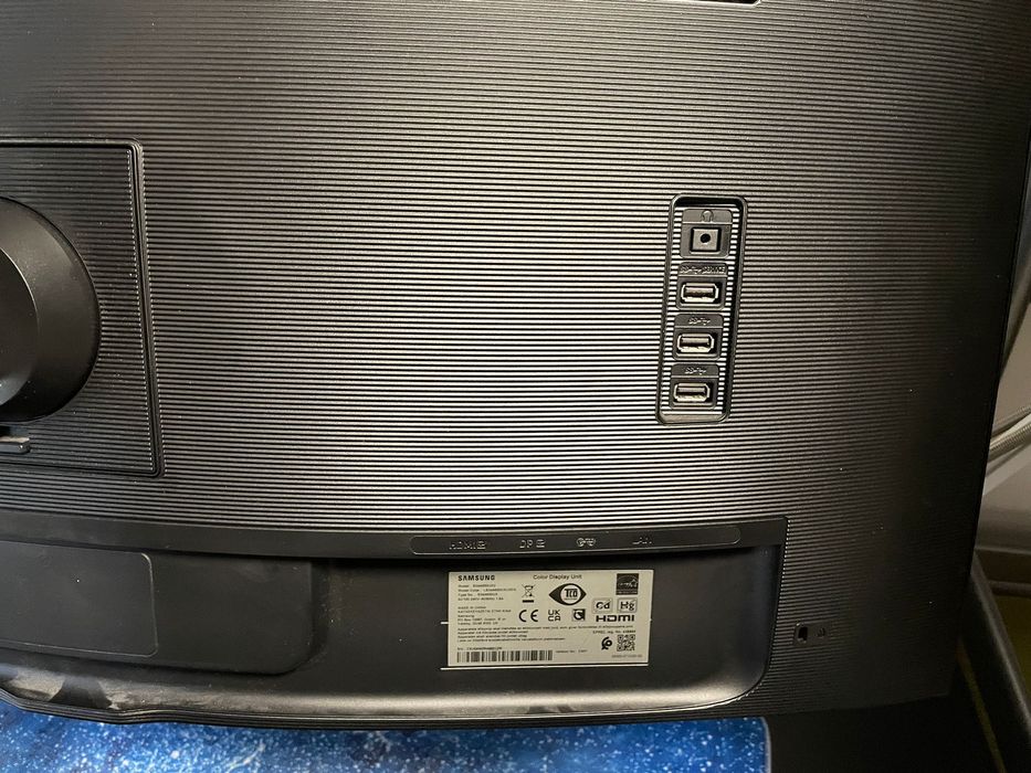 Monitor curbat LED VA Samaung display spart