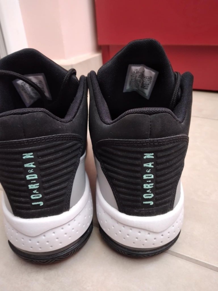 Маратонки  Air Jordan номер 38