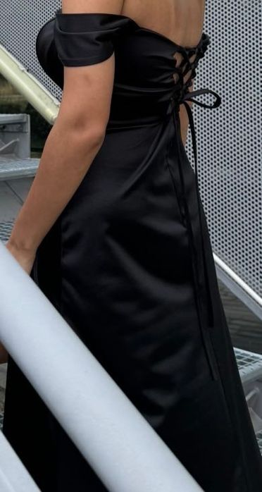 Официална черна рокля сатен