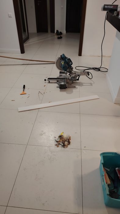 Executam lucrari interioare si exterioare