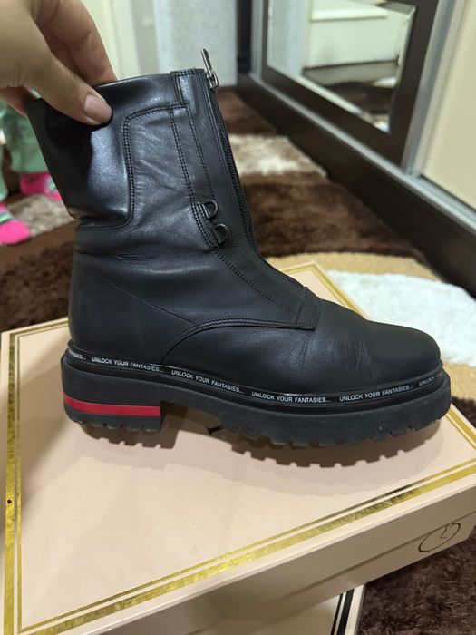 Ботинки очень теплые , кожаные фирменные