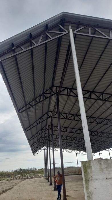 Vând hale metalice ferme zebrelite