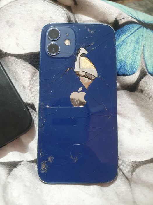 Schimb 2 telefoane pe 1 mai bun