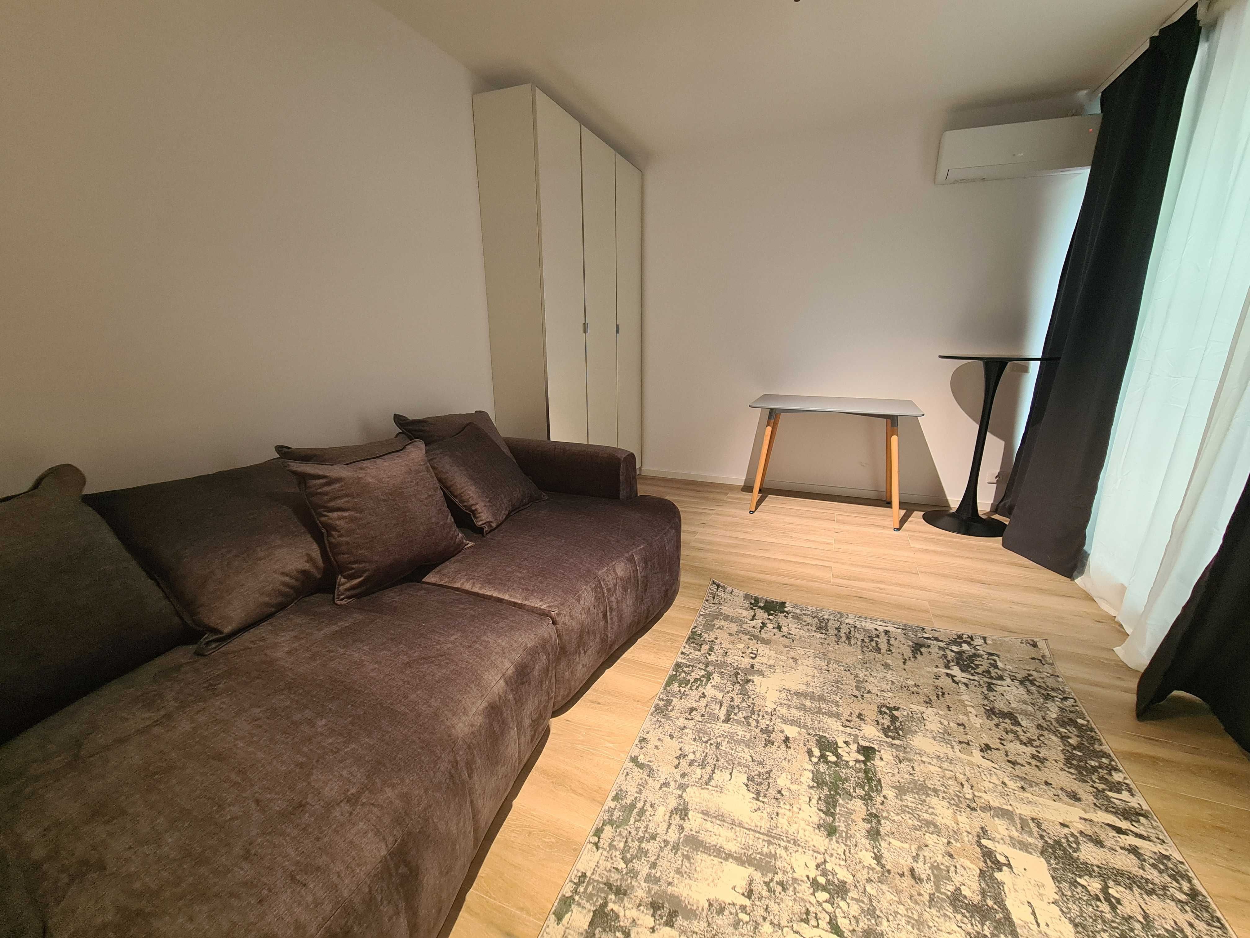 Cazare Neversea Kapital regim hotelier parcare privata