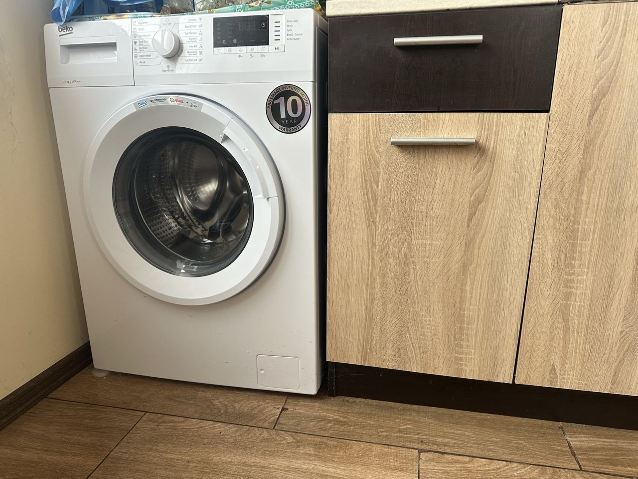 Дава се под наем Тристаен апартамент в Пловдив, Център - 92 кв.м за 102 € - Снимка #1