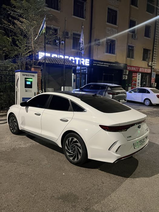 Hunday lafesta ev elektro mabil 2021